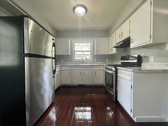 5th image of 249 Winifred St E