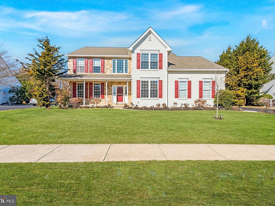 1st image of 203 Montpelier Dr