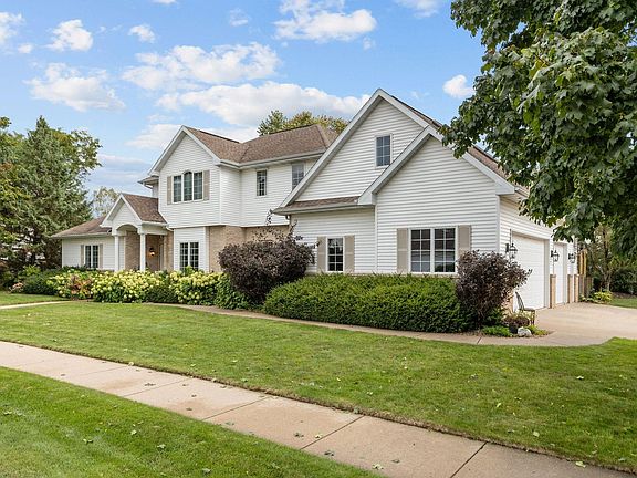3rd image of 1426 Mahler Blvd