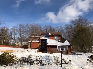 169 Chestnut Ln, Mount Carmel, PA 17851