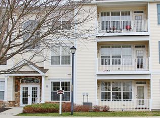 351 Saint Andrews Pl, Englishtown, NJ 07726