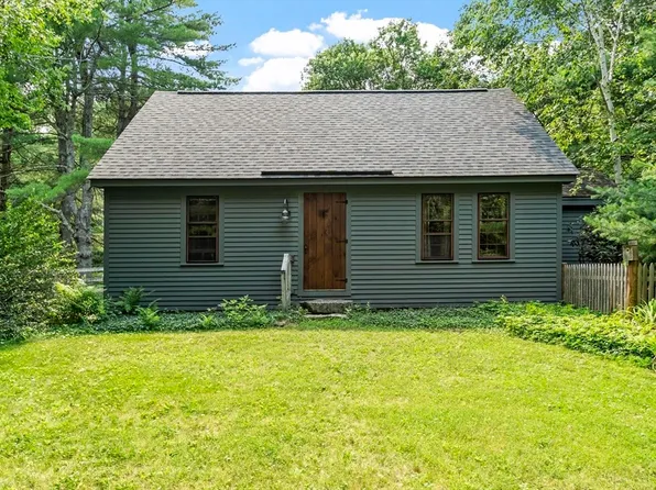 81 Vinton Pond Rd, Townsend, MA 01474