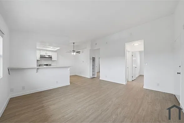 1071 Junipero Ave #302 — Photo 6