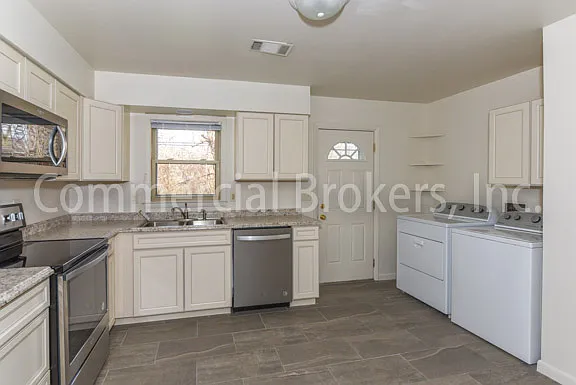 3381-3383 Woodmar Ct — Photo 20