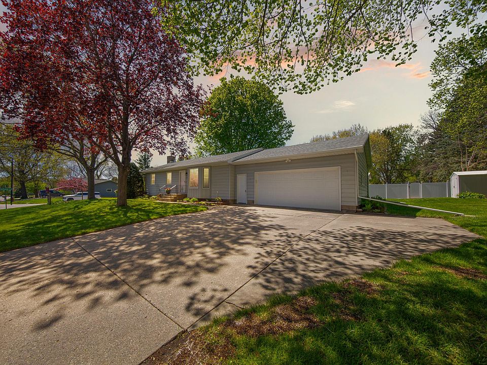 1st image of 20 Mitchell Dr