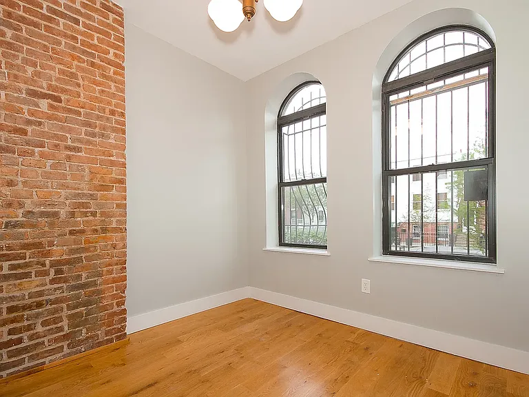 162 Pulaski St #3L — Photo 7