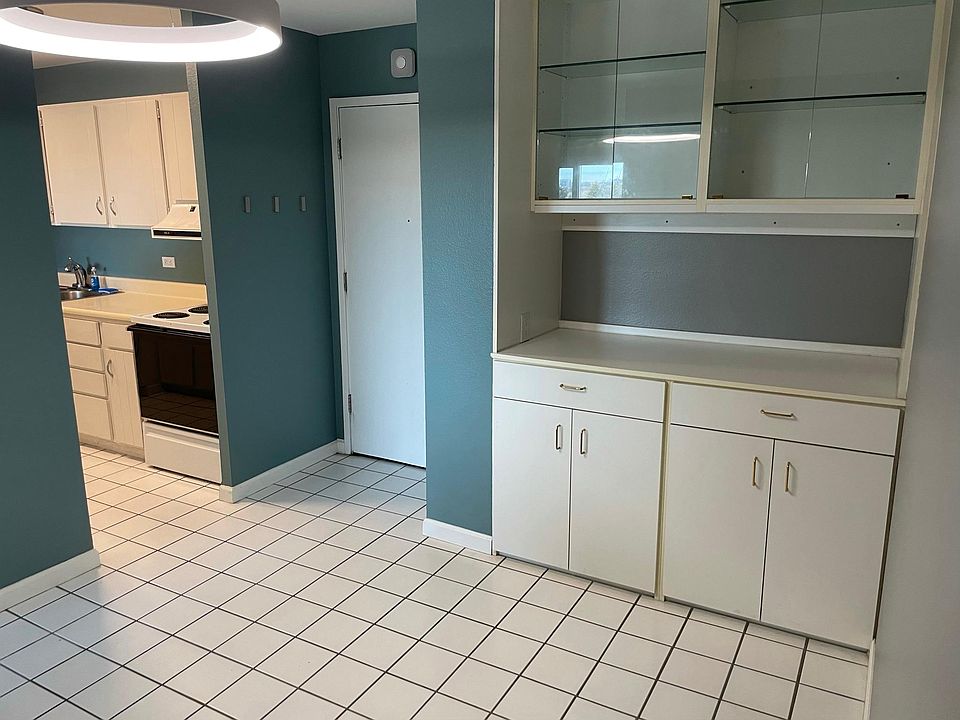 dining nook & kitchen