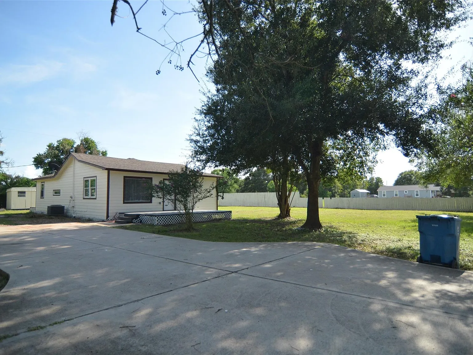 3 bed, 2.0 bath, 1256 sqft, $1,500 — Photo 3