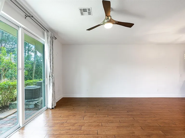 4652 Horseshoe Cir — Photo 15