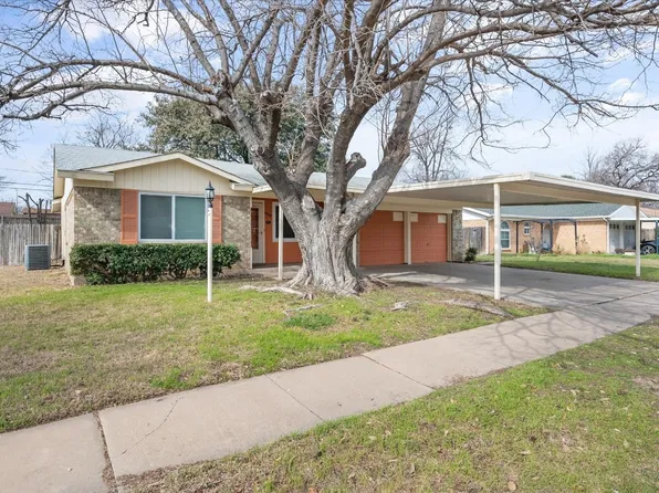 820 Opal St, Saginaw, TX 76179