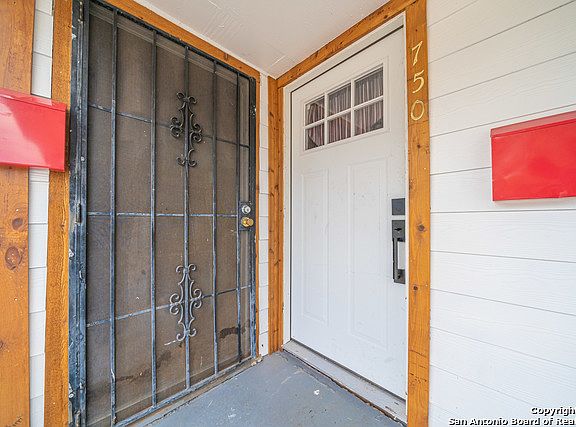 5th image of 752 Canton St