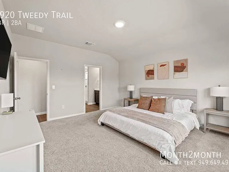 2920 Tweedy Trl — Photo 8