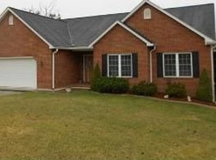 916 N Ridge Cir, Salem, VA 24153