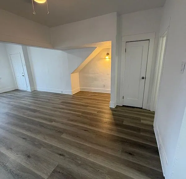 433 W 4th St #433 — Photo 10