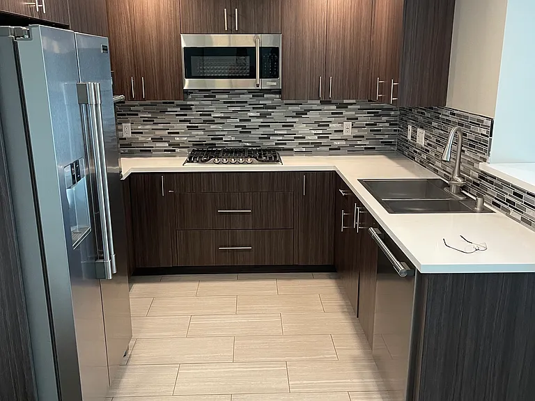 10850 Bloomfield St #306 — Photo 7