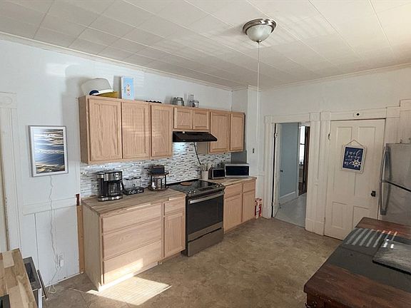 3rd image of 24 Hampden St