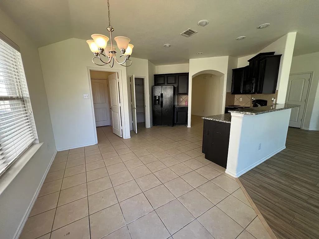 3 bed, 1580 sqft, $1,995 — Photo 4