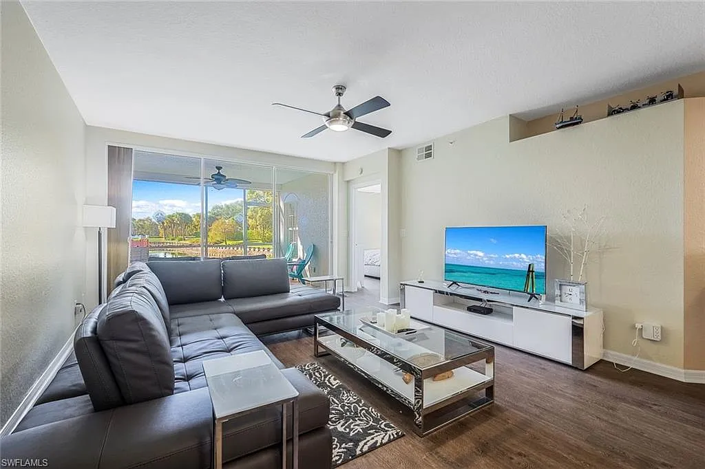 2 bed, 2.0 bath, 1282 sqft, $4,500 — Photo 4