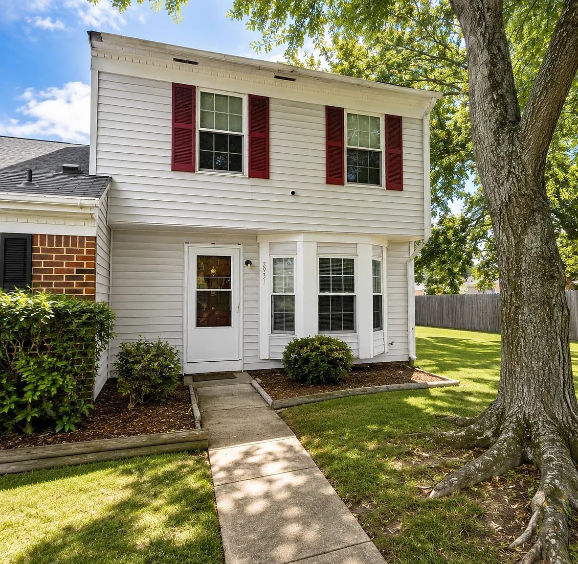 3 bed, 2.5 bath, 1356 sqft, $1,695 — Photo 2