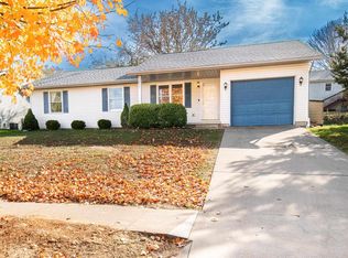 1013 W Countryside Ln, Bloomington, IN 47403