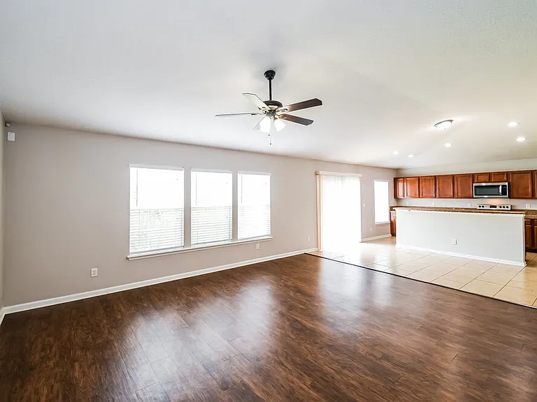 2285 Brian Lakes Dr E — Photo 3