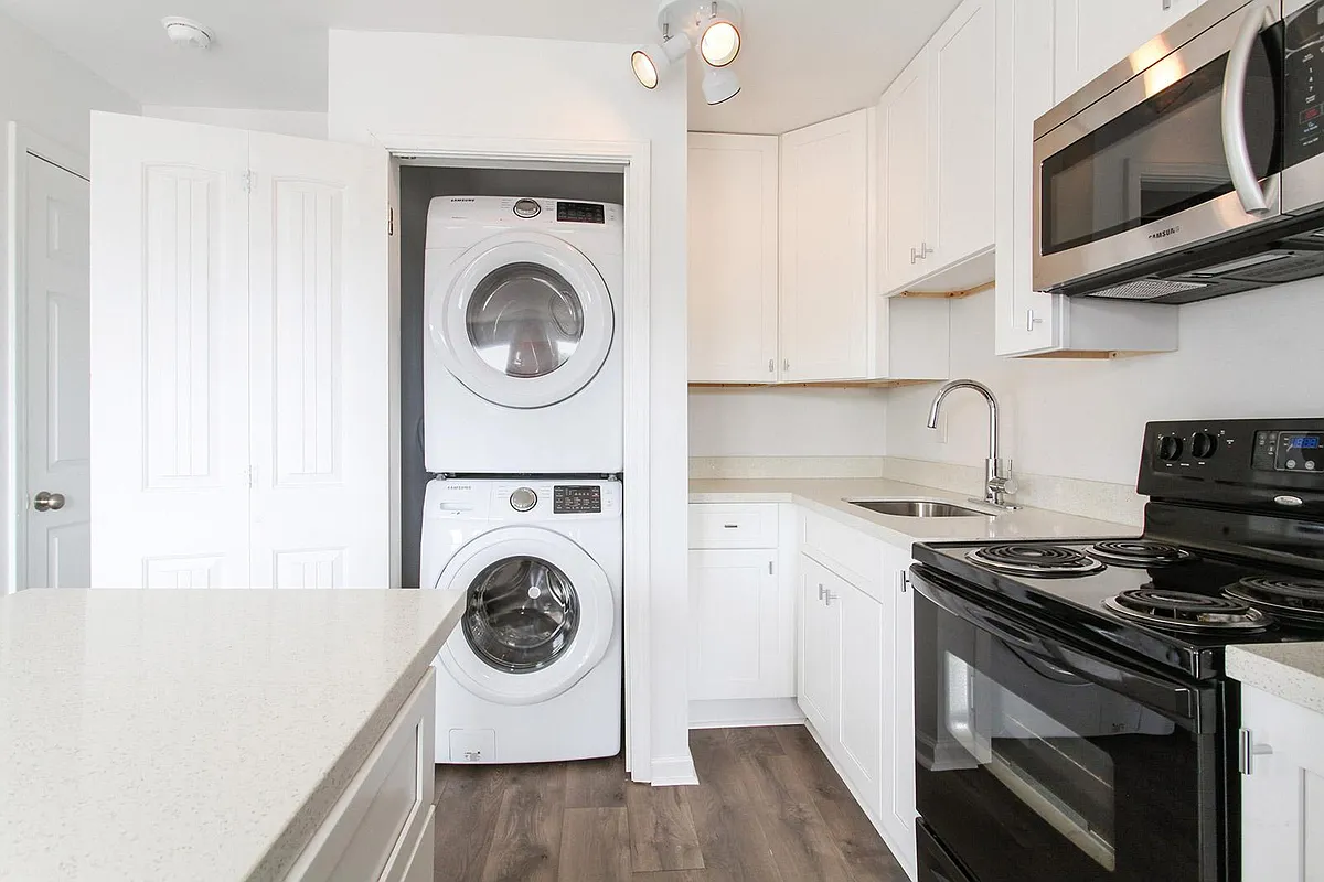 Building Photo - 2427 Kerlerec St #4