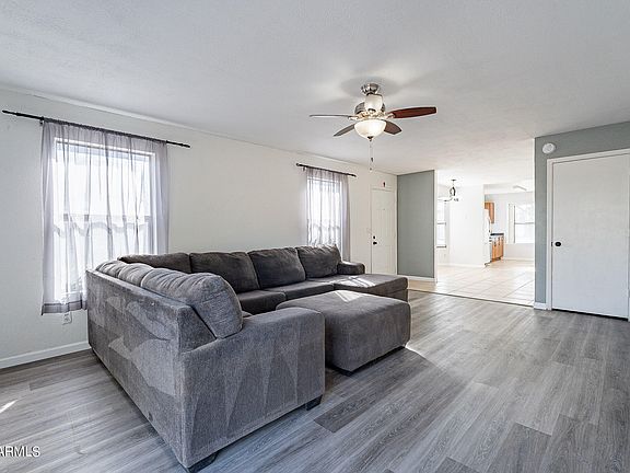 5th image of 8734 W INDIANOLA Avenue