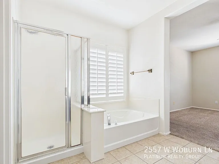 2557 W Woburn Ln — Photo 15
