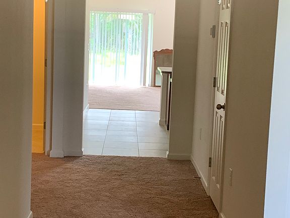 3rd image of 301 Moray Dr SW