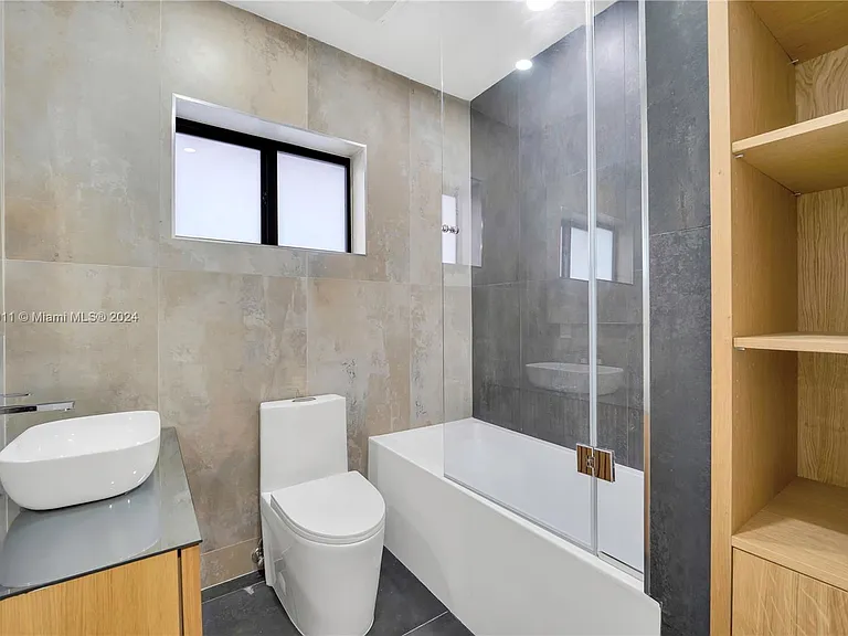 728 Majorca Ave — Photo 20