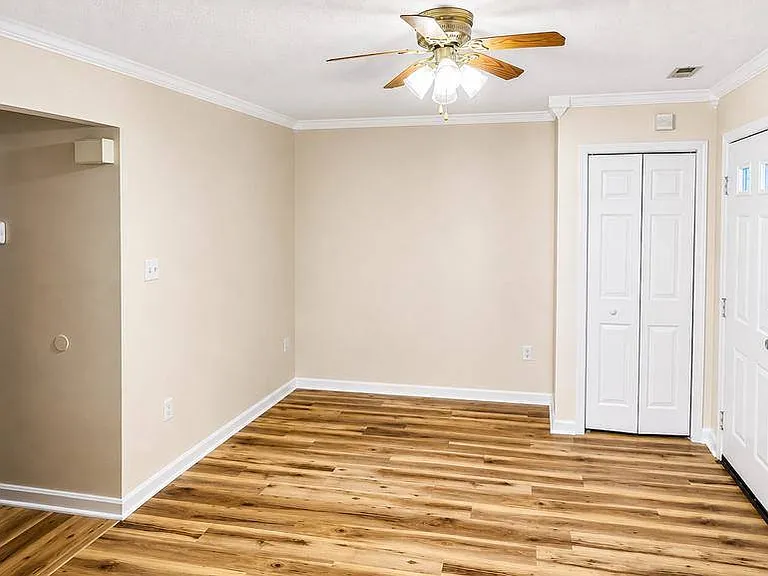45275 Elkton Ln — Photo 3