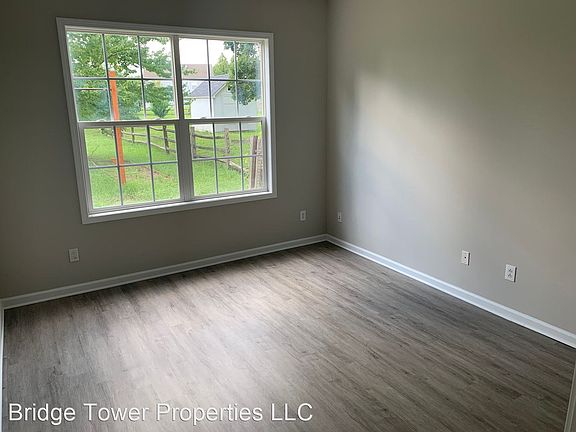 5th image of 110 Charing Pl