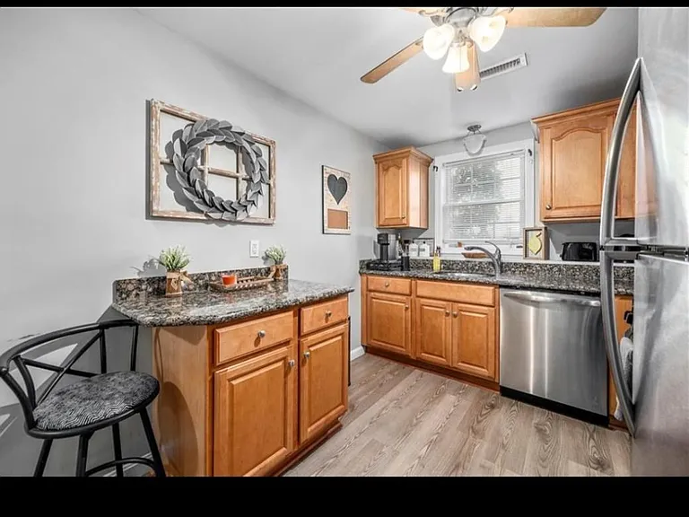 402 New River Rd #108 — Photo 2