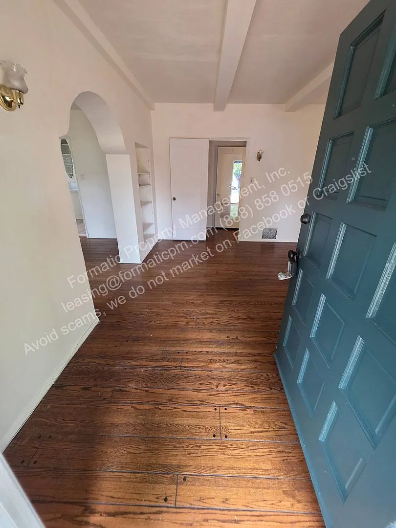 4 bed, 3.0 bath, 1920 sqft, $5,500 — Photo 1