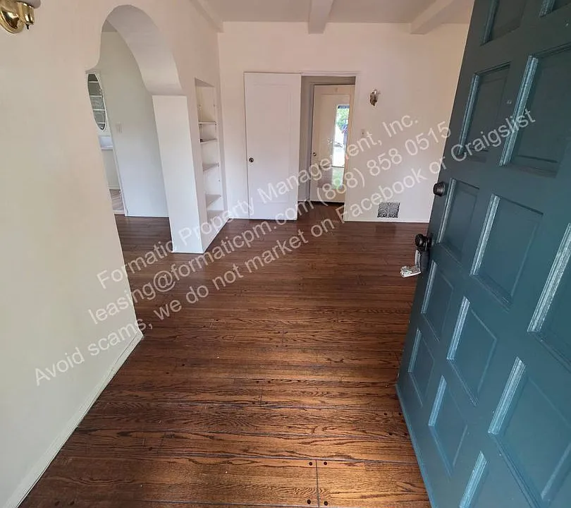 1720 La Senda Pl