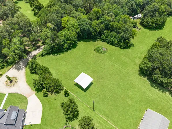 17300 Dutch Rd, New Waverly, TX 77358
