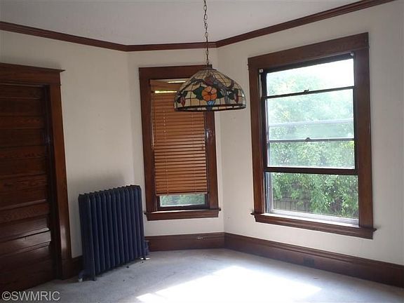 3rd image of 1452 Bridge St NW