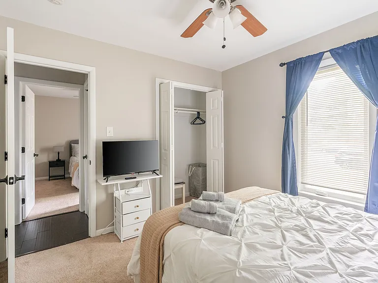 1902 Cambridge Dr — Photo 27