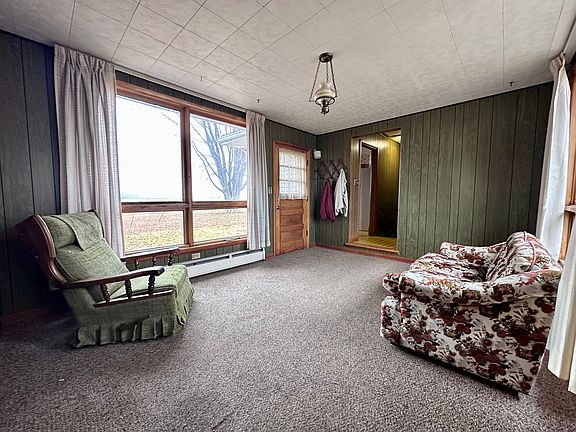 5th image of 3912 Emerson Rd