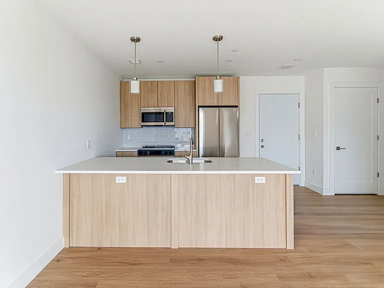 1035 Commonwealth Ave — Photo 37