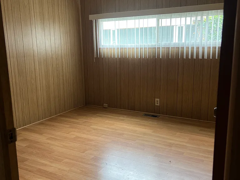 2135 Nord Ave #1 — Photo 9