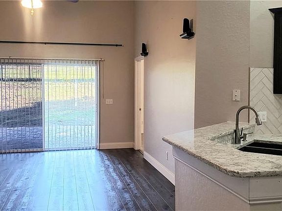 5th image of 1518 Vista Del Lago Blvd