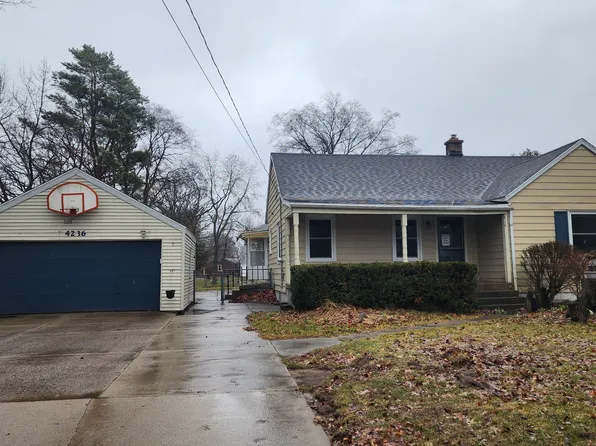 4236 Hunsberger Ave NE, Grand Rapids, MI 49525