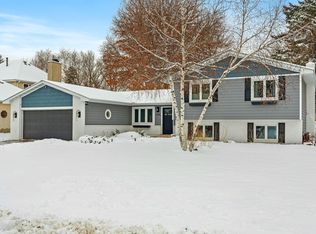 2129 Arkwright St N, Maplewood, MN 55117