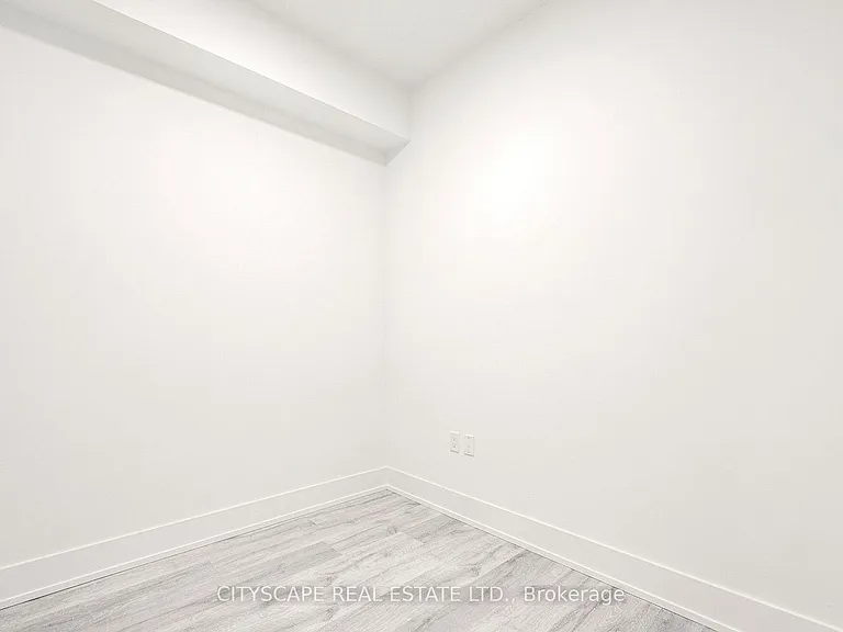 858 Dupont St #316 — Photo 6