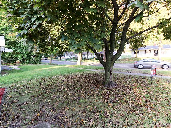 4th image of 1649 Hanchett Ave NW