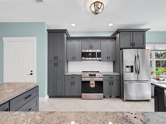4th image of 14600 Glen Cove DR #301