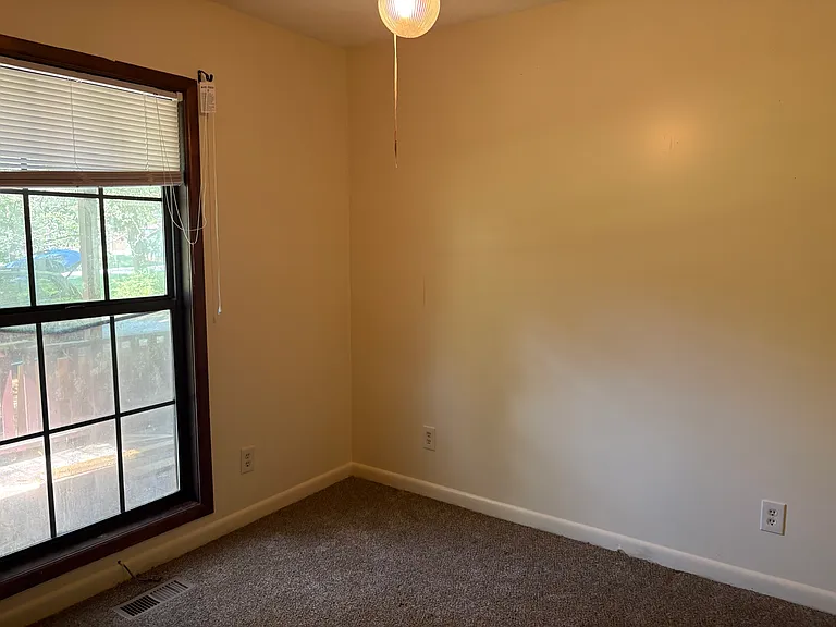 62 Sandhill Shady Grove Rd — Photo 9