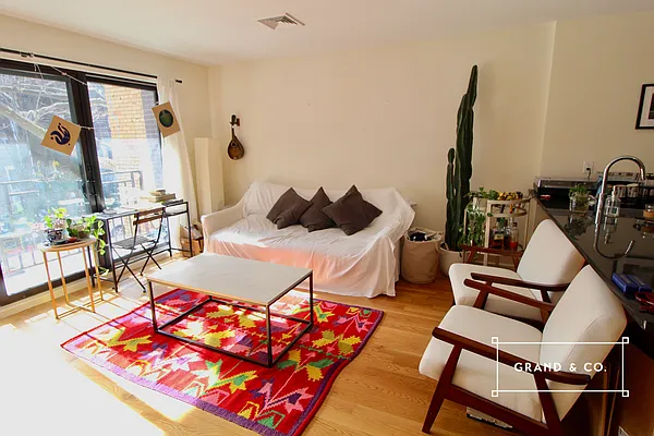 Rented by Grand & Co. | media 13