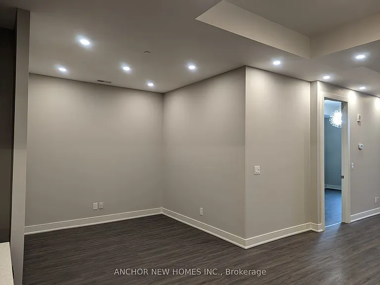 150 Main St W #304 — Photo 13